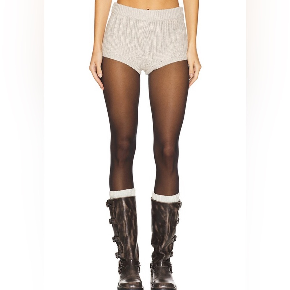 NWT Shivani Hot Short